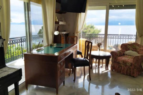 Felicity Seafront Luxury House